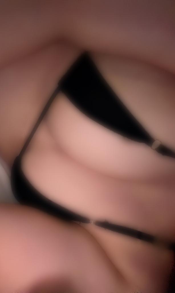 美月ひより
