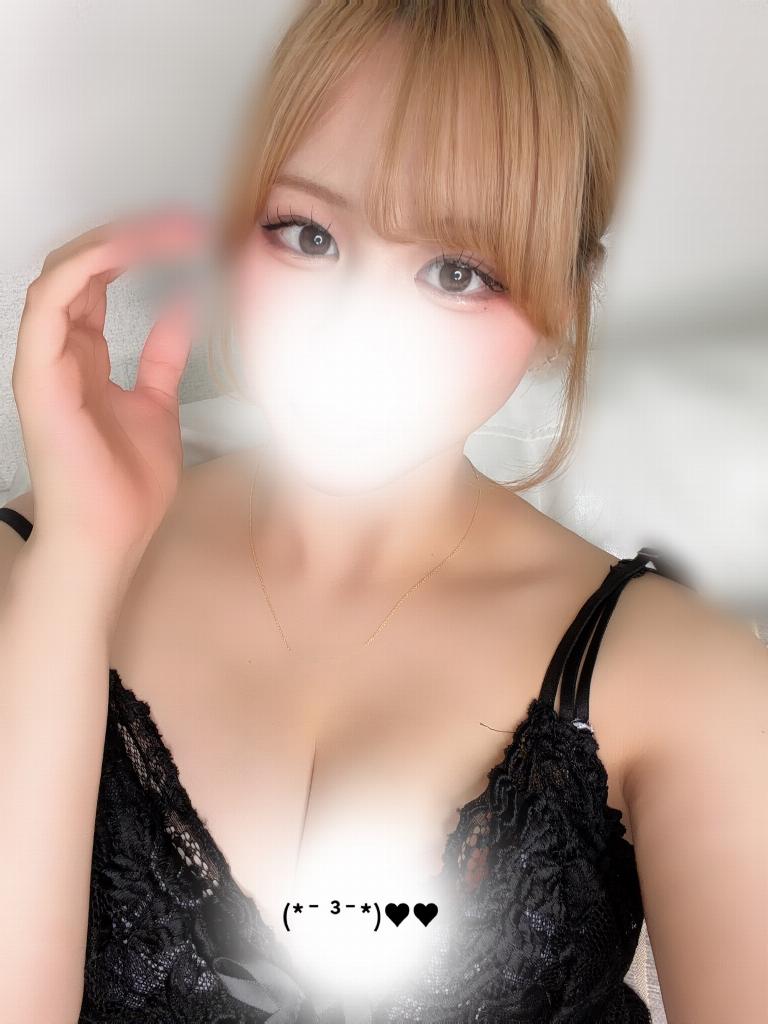 美月ひより