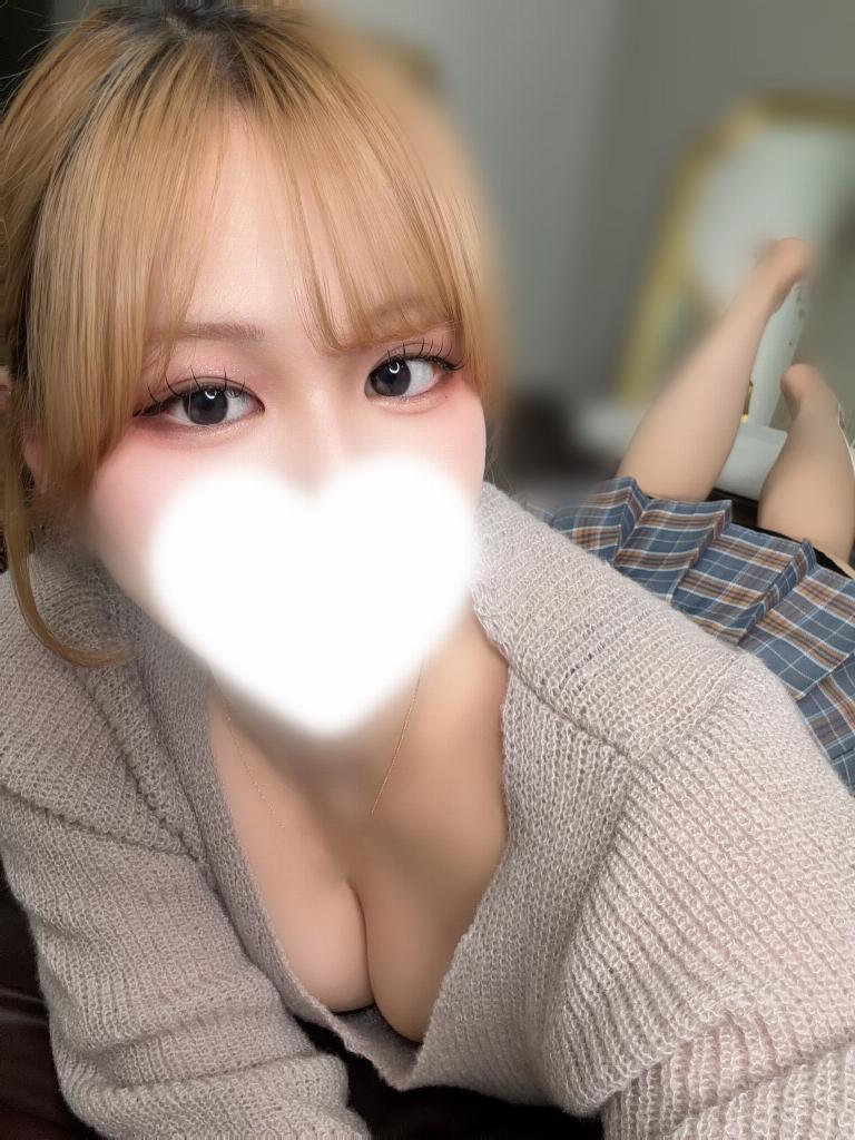 美月ひより