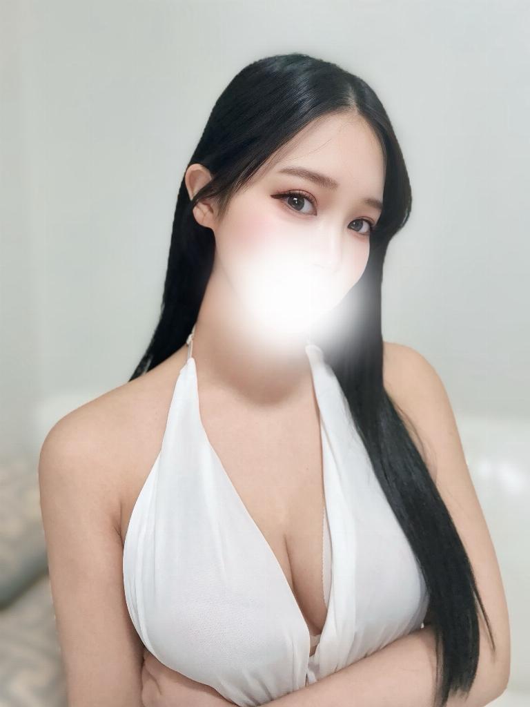 茜みな
